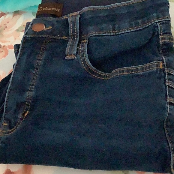 Bold Elements crop jeans size 6 stretch waist band get extra 1.5” if need be🦋 - Picture 9 of 10